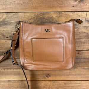 Michael Kors Shoulder Bag Gloria Pocket Swing Pack Leather Acorn Carmel 9x9”